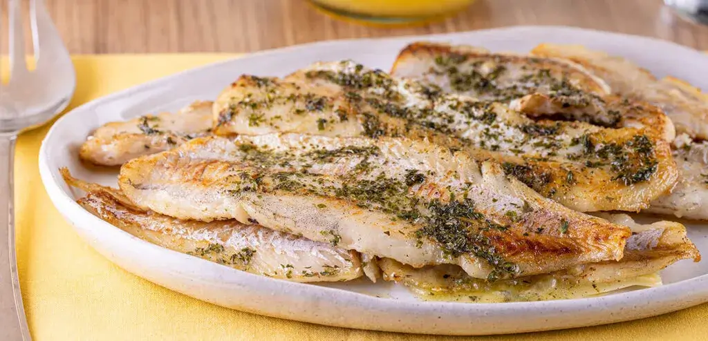 file-de-peixe-com-manteiga-temperada